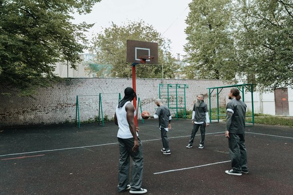 Aménagement d'un terrain de basket : conseils et options à découvrir